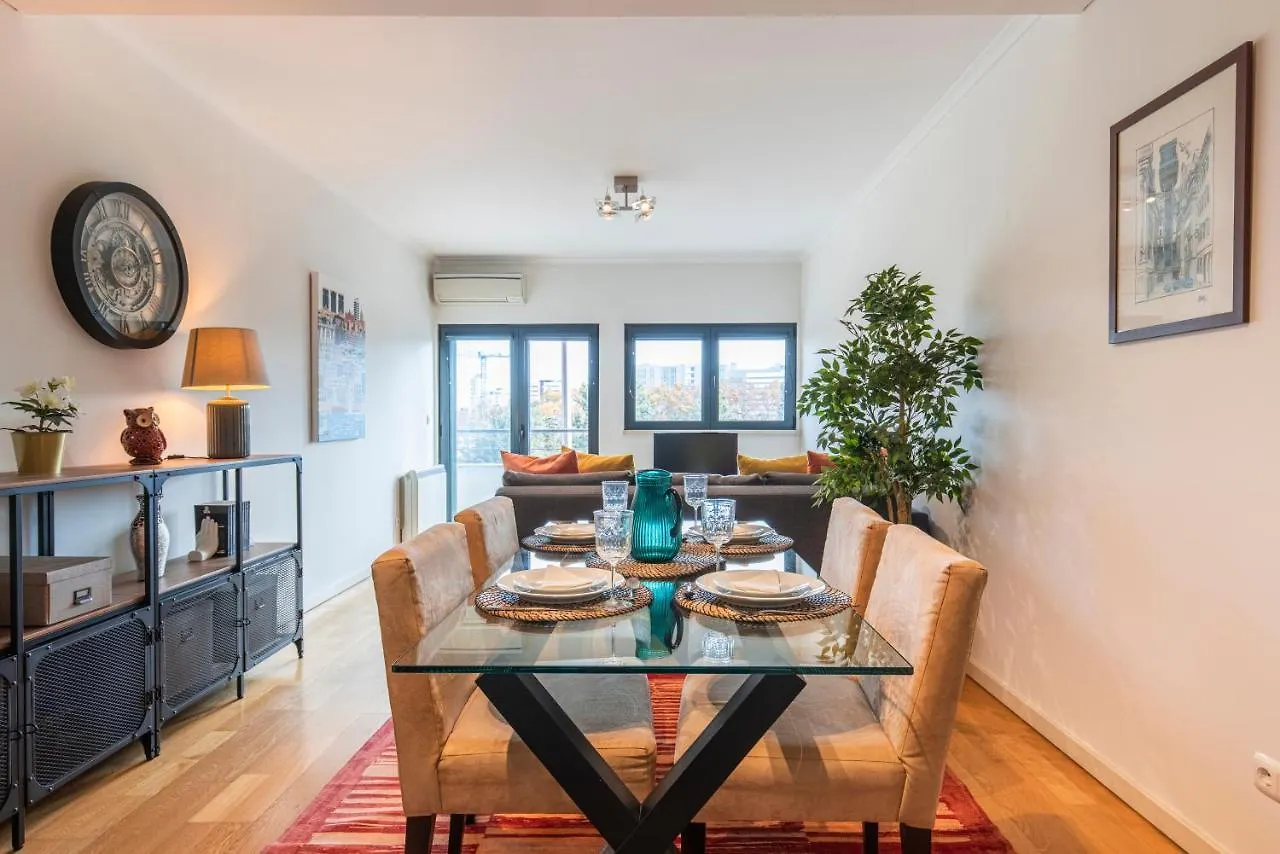Fancy Apartment W/Metro At Doorstep By Lovelystay Lissabon 0*,