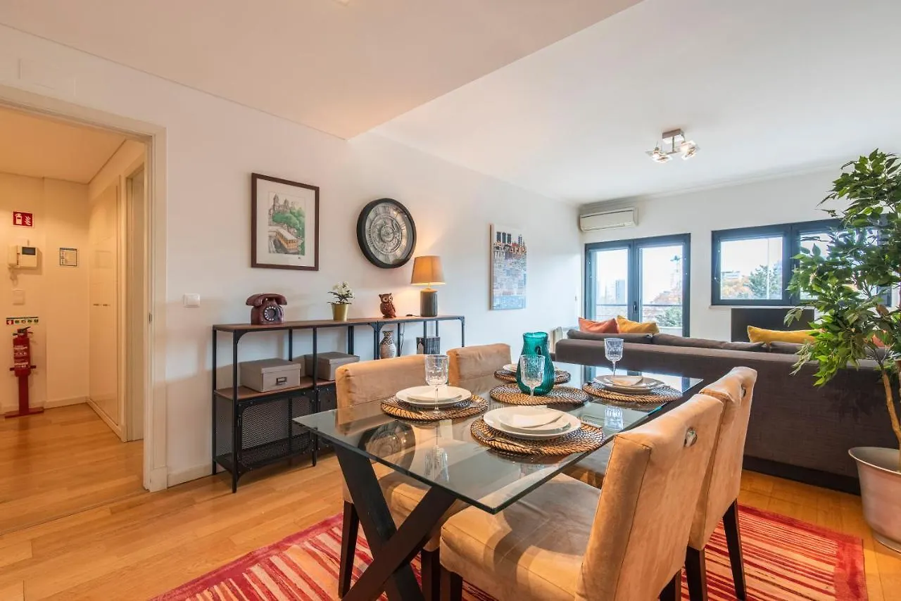Fancy Apartment W/Metro At Doorstep By Lovelystay Lissabon