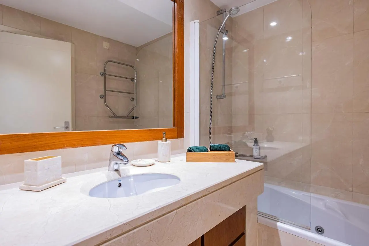 Fancy Apartment W/Metro At Doorstep By Lovelystay 리스본 포르투갈