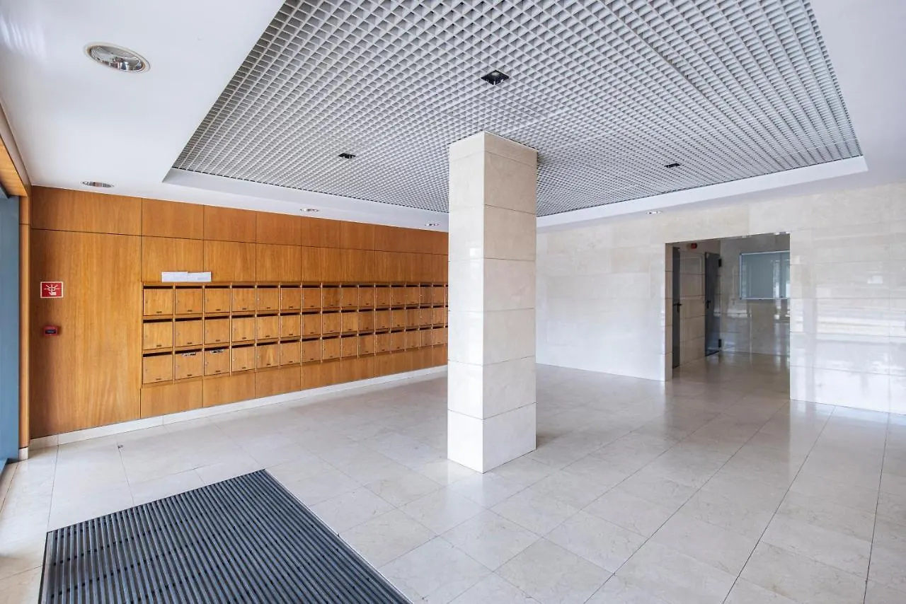 Fancy Apartment W/Metro At Doorstep By Lovelystay 리스본