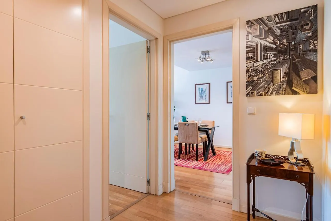 Fancy Apartment W/Metro At Doorstep By Lovelystay 리스본
