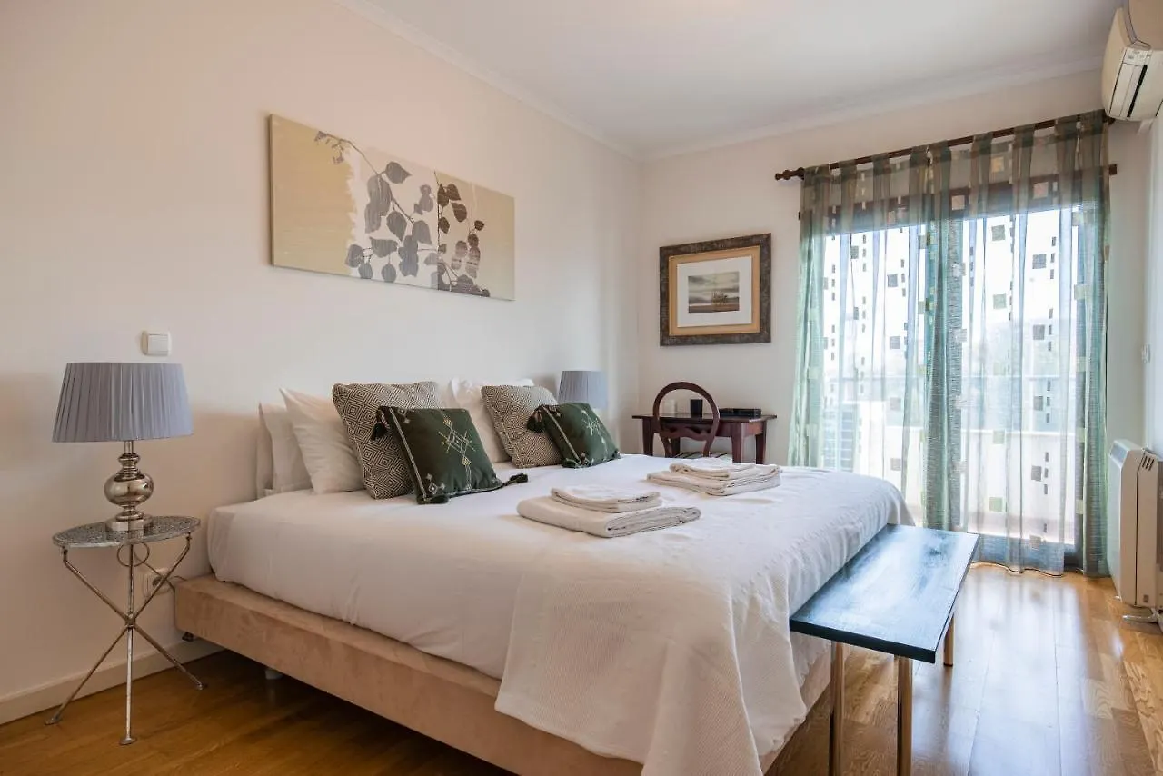 Fancy Apartment W/Metro At Doorstep By Lovelystay 리스본