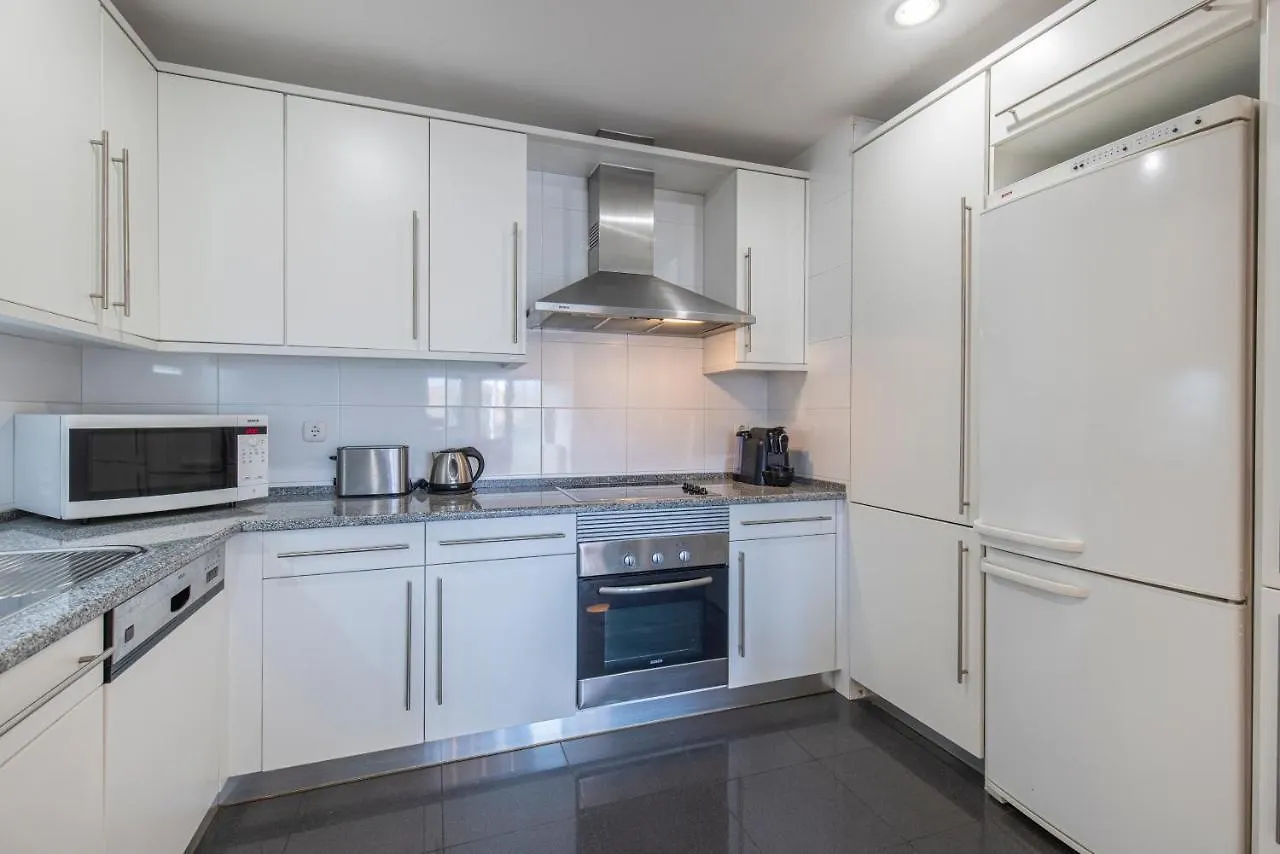 Fancy Apartment W/Metro At Doorstep By Lovelystay 리스본 0*,